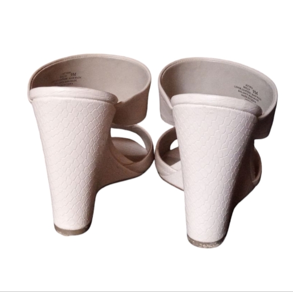 H by Halston Holly Open Toe Cut Out Leather Mules Nude Color Size 9 - Picture 5 of 8